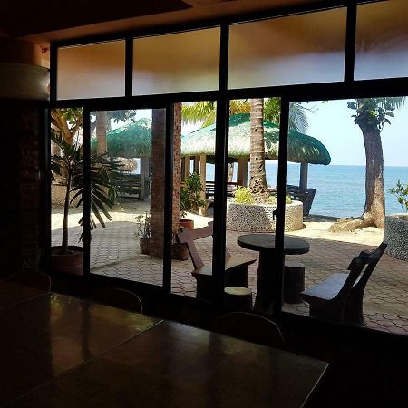 Jun And Carol Beach Cottages 파굿풋 외부 사진
